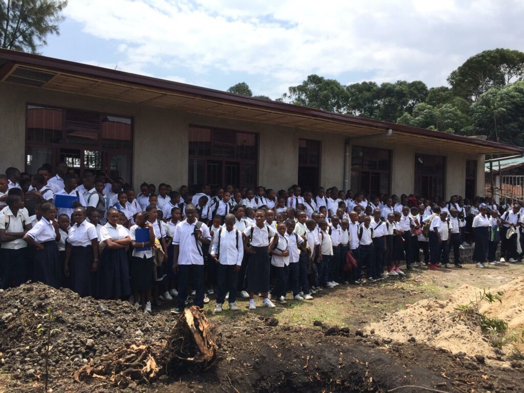 Alumni Congo primo giorno di scuola